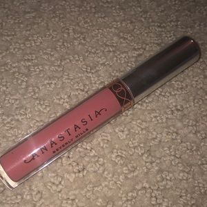 Anastasia Beverly Hills liquid lipstick